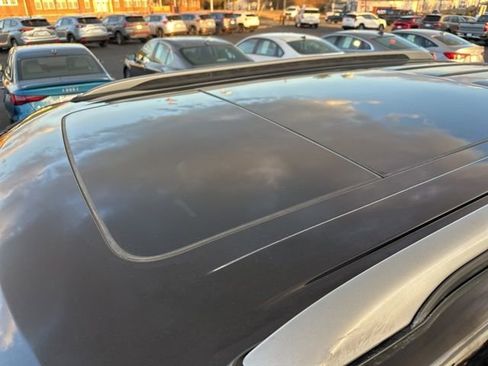 Used 2019 Ford Explorer XLT w/ Equipment Group 202A image 12