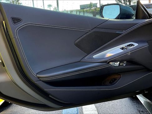 Used 2022 Chevrolet Corvette Stingray Coupe RWD image 23