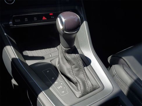 New 2025 Audi Q3 2.0T Premium image 16