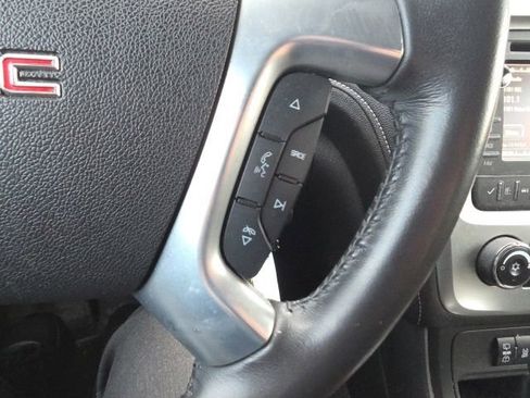 Used 2015 GMC Acadia SLE image 16