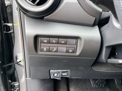 Certified 2025 Nissan Kicks Play S FWD image 32