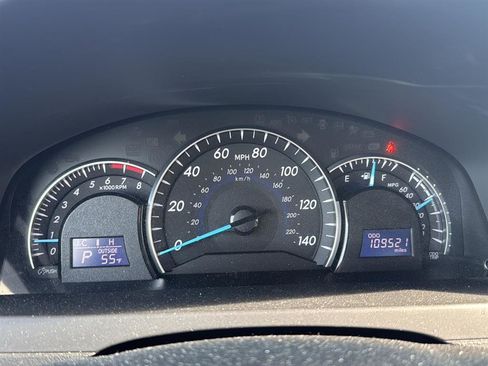 Used 2013 Toyota Camry XLE w/ Leather Pkg image 10