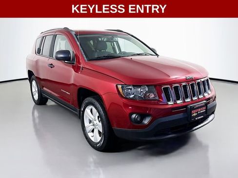 Used 2017 Jeep Compass Sport AWD/4WD image 2