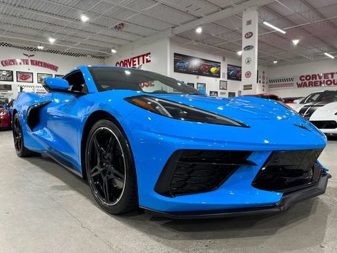 Used 2023 Chevrolet Corvette Stingray Premium Cpe w/ Z51 Performance Package RWD image 5