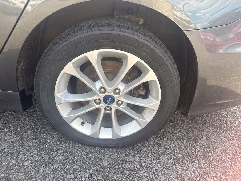 Used 2019 Ford Fusion Energi Titanium FWD image 26
