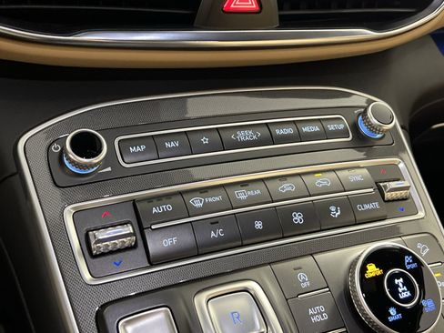 Used 2022 Hyundai Santa Fe Calligraphy image 21