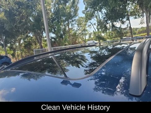 Used 2022 Volkswagen Atlas SE w/ Panoramic Sunroof Package FWD image 4