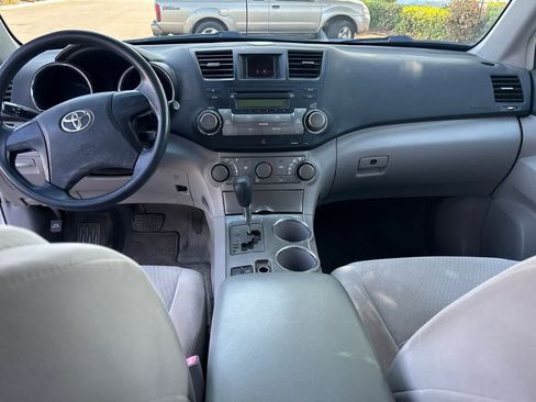 Used 2009 Toyota Highlander 2WD w/ Extra Value Pkg 2 image 4
