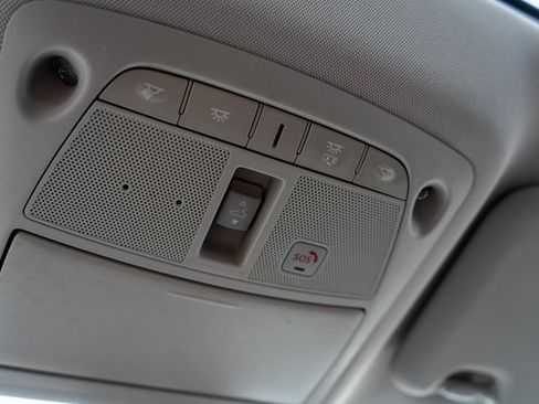 Used 2022 Nissan Rogue Sport SL w/ Premium Package image 38