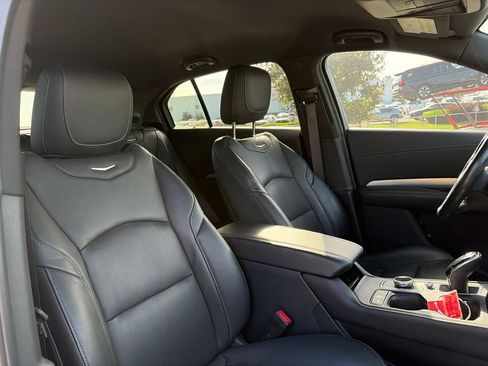 Used 2020 Cadillac XT4 Premium Luxury FWD image 31