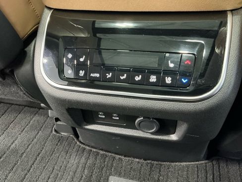 Used 2025 INFINITI QX80 Sensory image 25