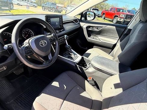 Used 2022 Toyota RAV4 XLE image 15