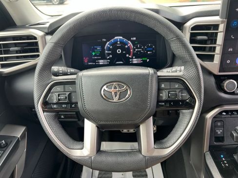 Used 2023 Toyota Sequoia SR5 w/ SR5 Premium Package AWD/4WD image 18