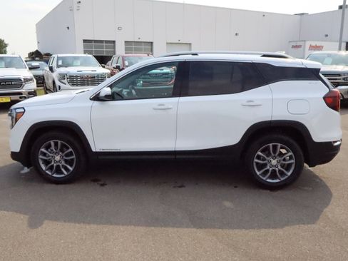 Used 2023 GMC Terrain SLT AWD/4WD image 4