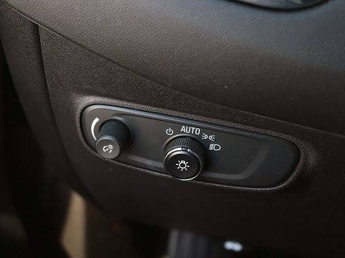 Used 2023 Chevrolet Equinox LT FWD image 26