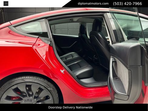 Used 2023 Tesla Model 3 Performance image 21