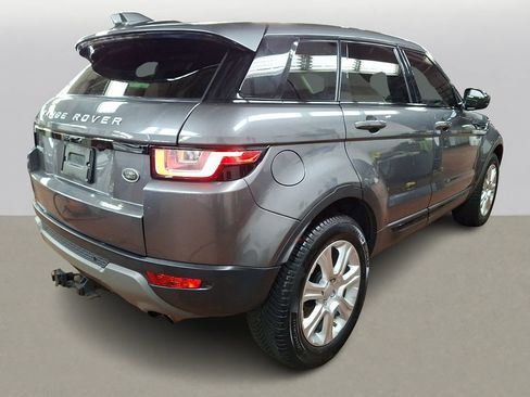Used 2017 Land Rover Range Rover Evoque SE Premium image 4