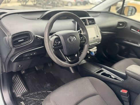 Used 2020 Toyota Prius LE AWD/4WD image 10