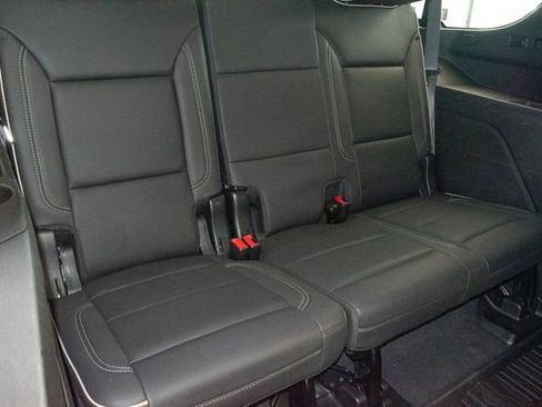 Used 2023 GMC Yukon SLT w/ SLT Luxury Package AWD/4WD image 13