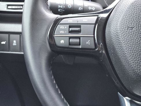 Certified 2025 Honda Pilot Touring image 24