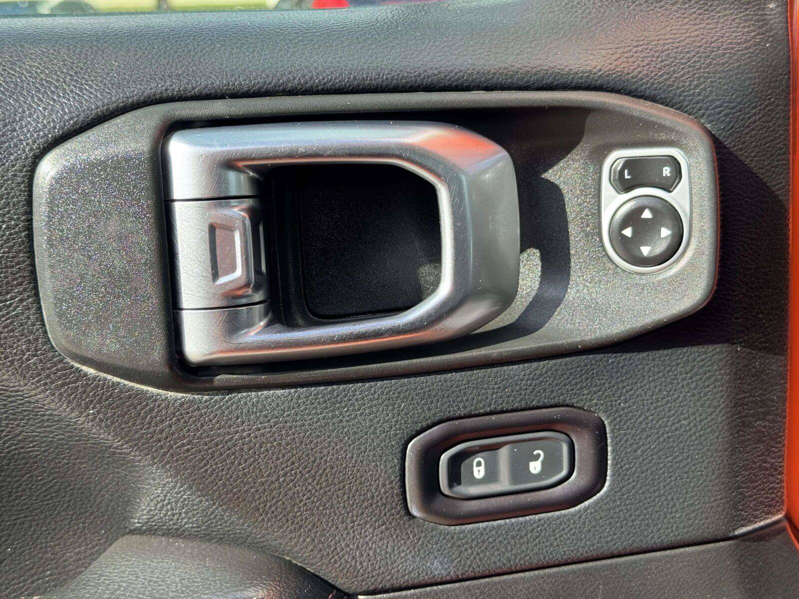 Used 2018 Jeep Wrangler Unlimited Rubicon AWD/4WD image 21