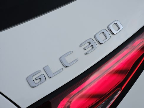 Certified 2025 Mercedes-Benz GLC 300 4MATIC image 13