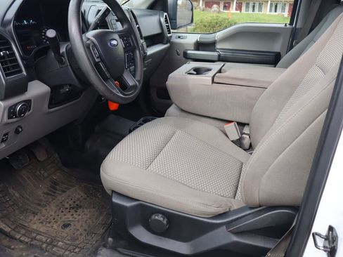 Used 2018 Ford F150 XLT w/ Trailer Tow Package image 4