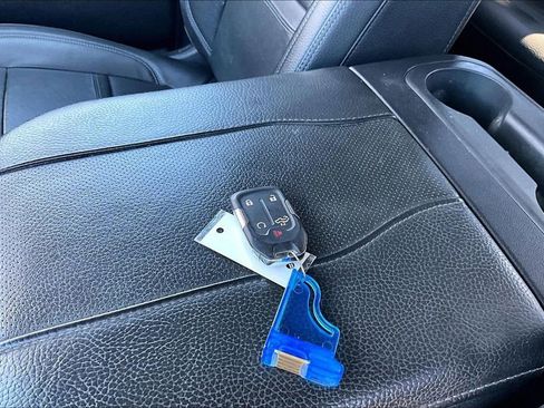 Used 2023 GMC Sierra 3500 Denali image 33