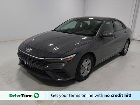 Used 2025 Hyundai Elantra SE FWD image 1
