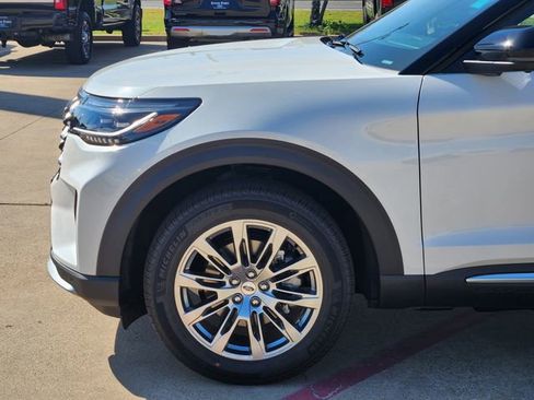 New 2026 Ford Explorer Platinum image 9