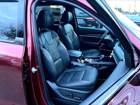Used 2024 Kia Telluride EX X-Line image 8