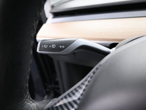 Used 2022 Tesla Model Y Performance image 20