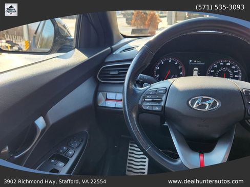 Used 2020 Hyundai Veloster Turbo FWD image 30