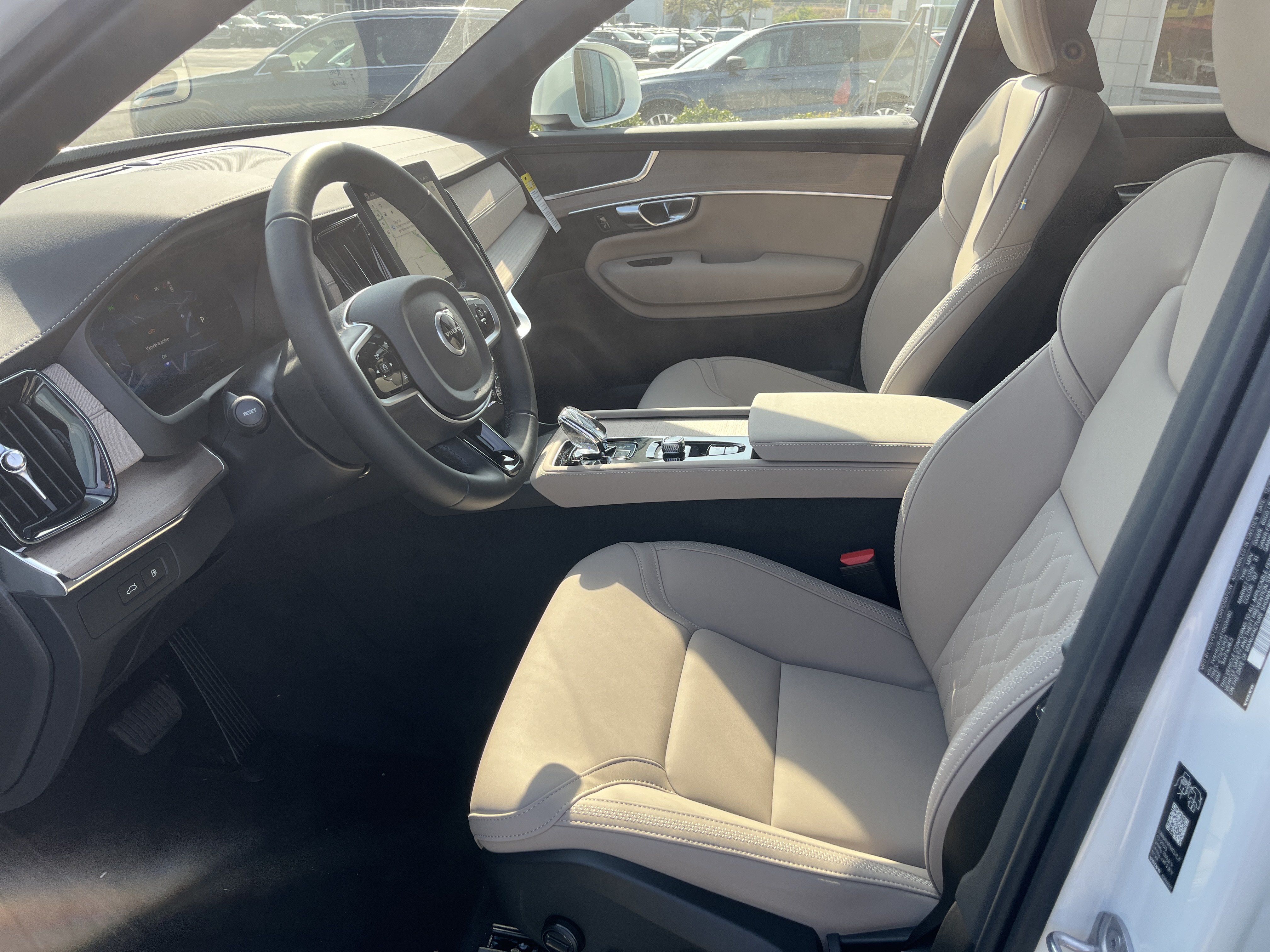 New 2026 Volvo XC90 T8 Core w/ Protection Package Premier AWD/4WD image 23