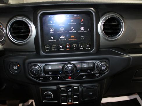 Used 2022 Jeep Gladiator Overland image 26