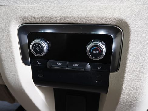 Used 2026 GMC Yukon Denali AWD/4WD image 11