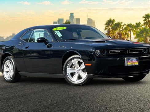 Used 2023 Dodge Challenger SXT image 2