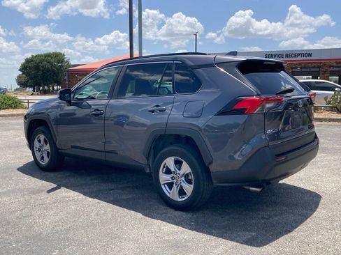 Used 2022 Toyota RAV4 XLE FWD image 7