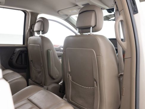 Used 2012 Chrysler Town & Country Touring-L w/ Entertainment Group #2 image 30