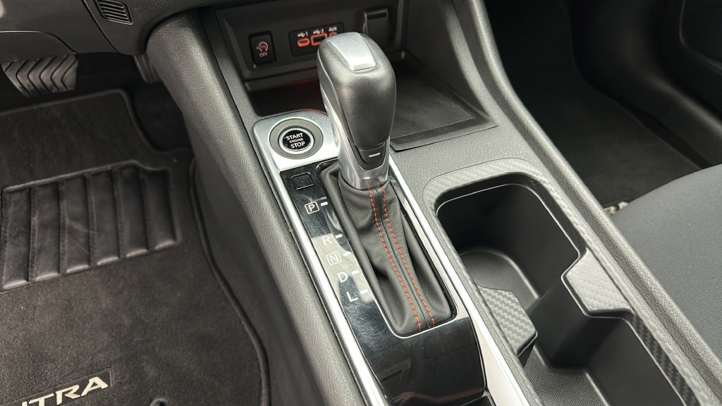 Used 2025 Nissan Sentra SR FWD image 21