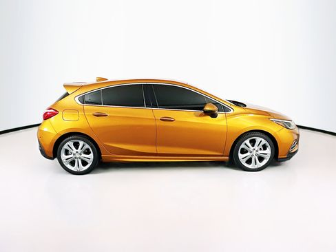 Used 2017 Chevrolet Cruze Premier w/ RS Package image 10