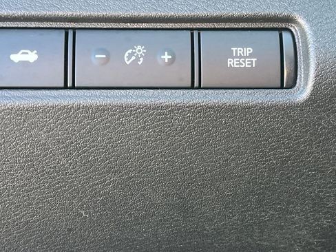 Used 2024 Nissan Altima 2.5 SR image 17