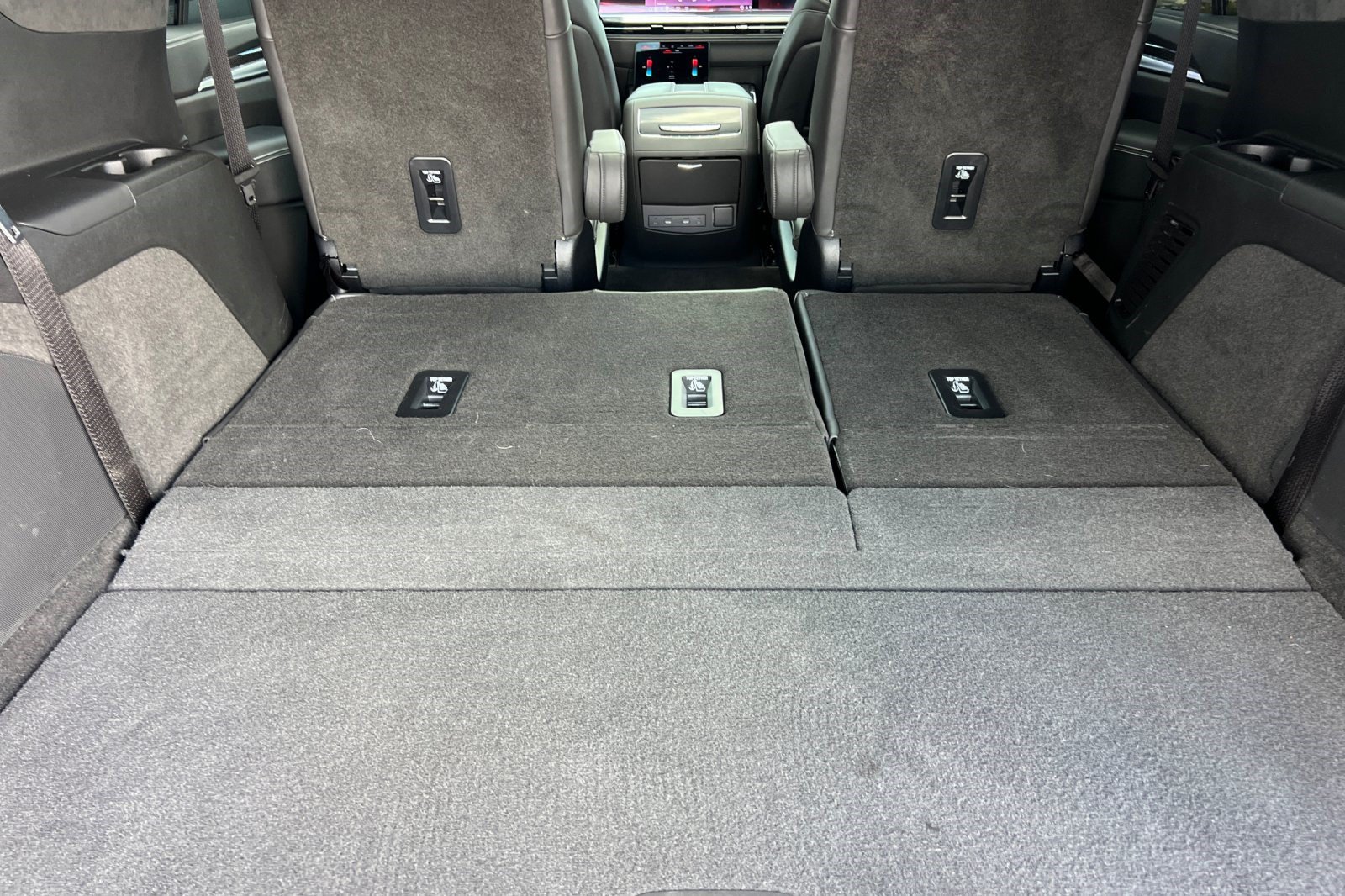 Used 2025 Cadillac Escalade V AWD/4WD image 27