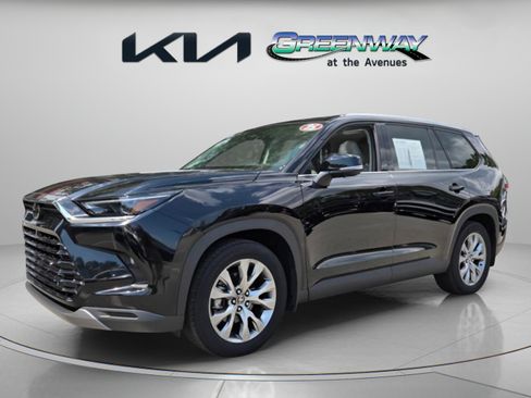 Used 2025 Toyota Grand Highlander AWD Hybrid image 3