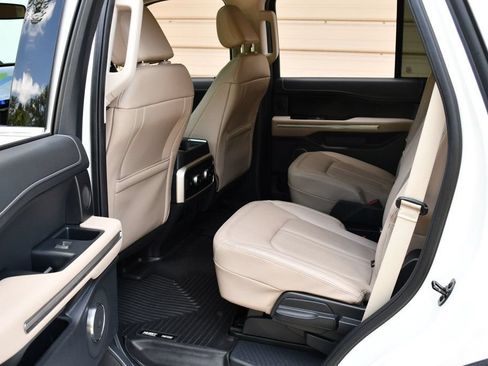 Used 2022 Ford Expedition Limited AWD/4WD image 16