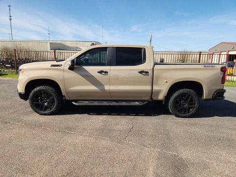 Used 2022 Chevrolet Silverado 1500 LT Trail Boss w/ LT Trail Boss Premium Package image 4