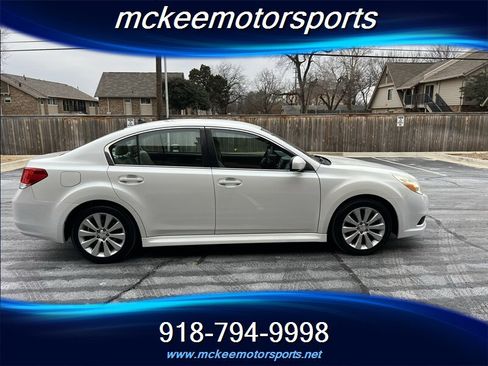 Used 2011 Subaru Legacy 2.5i Limited image 2