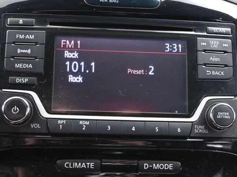 Used 2015 Nissan Juke SV image 16