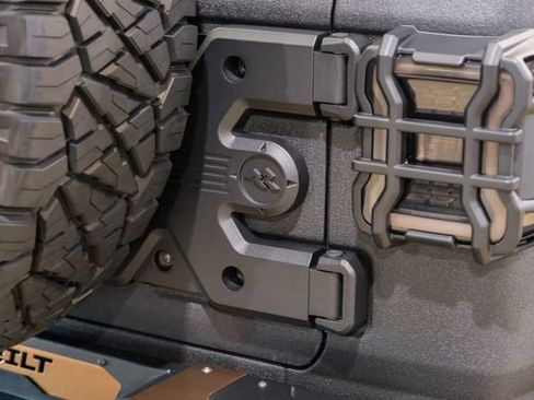 Used 2024 Jeep Wrangler Unlimited Rubicon w/ Technology Group image 96