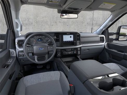 New 2025 Ford F250 XLT w/ FX4 Off-Road Package image 9